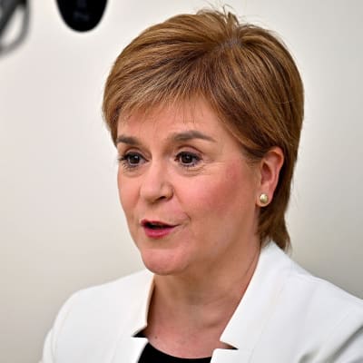 SNP:s ledare Nicola Sturgeon i Skottland ger en intervju till BBC. 