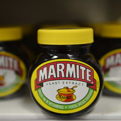 Marmite-levitettä myynnissä Tescon supermarketissa Lontoossa.