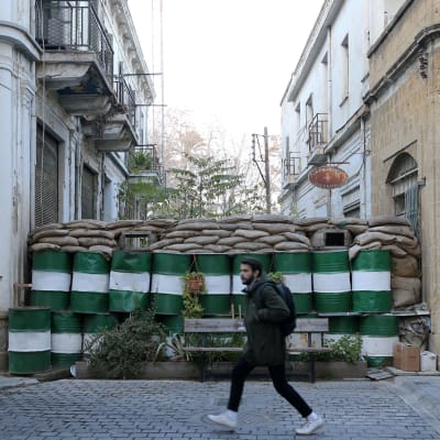 Huvudstaden Nicosia är fortfarande delad av den så kallade gröna linjen som skär genom staden