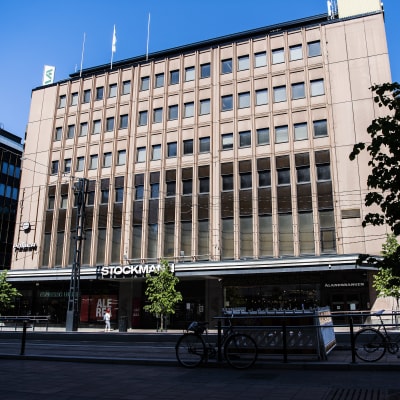 Kuvassa on Tampereen keskustan Stockmann kesäkuussa 2020.