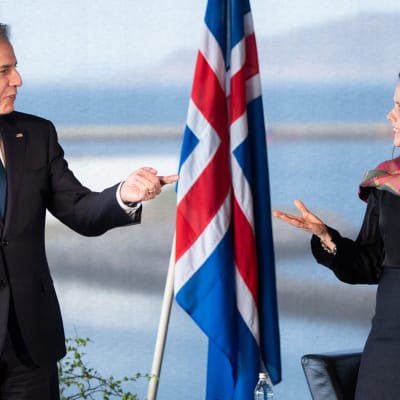 Islands statsminister Katrin Jakobsdottir och USA:s utrikesminister Antony Blinken