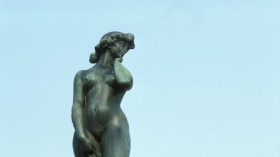 Statyn Havis Amanda vid Salutorget i Helsingfors