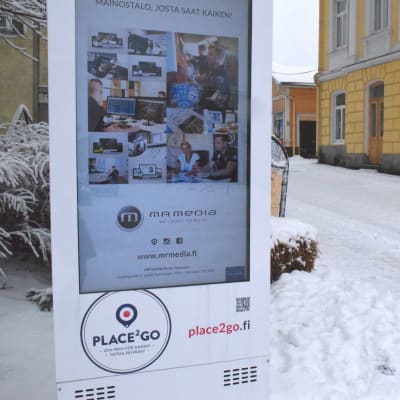 digital skylt i gatubilden