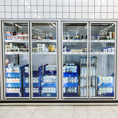 Kuvassa on maitotuotteita Helsingissä Triplan Prismassa heinäkuussa 2020.