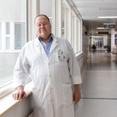 Länsi-Pohjan sairaanhoitopiirin uusi infektiolääkäri Markku Broas