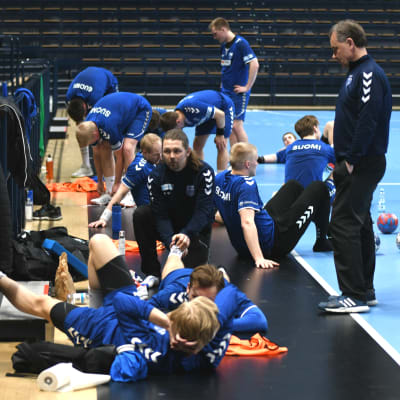 Finlands handbollslandslag drabbades av skador inför EM-kvalmatchen mot Bosnien-Hercegovina.