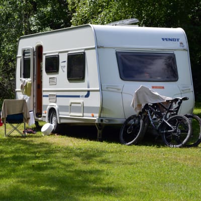 Husvagn på campingplatsen i Kokon i Borgå