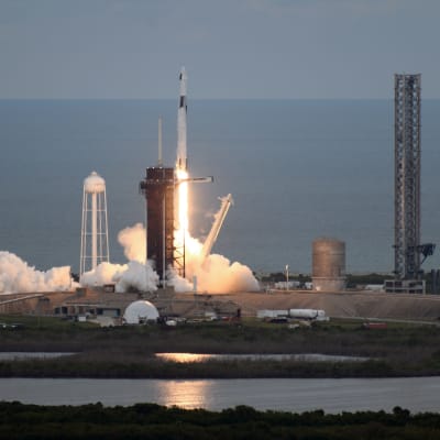 SpaceX-raketen sköts upp från Kennedy Space Center i Florida. 