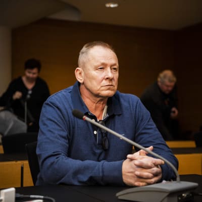 Kuvassa on Keijo Vilhunen Helsingin käräjäoikeudessa syyskuussa 2020.