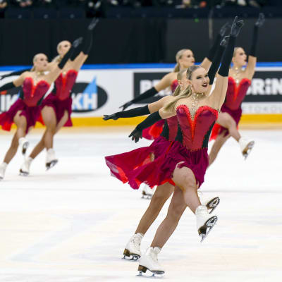 Helsinki Rockettes på isen.
