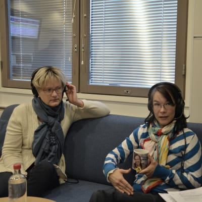 Ulrica Isaksson, Melinda Lönnberg och Marica Hildén fredagssnackade 17.10.2014.