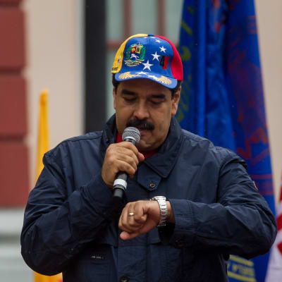 Börjar tiden rinna ut för president Nicolas Maduro, som deltog i en första maj parad i Caracas