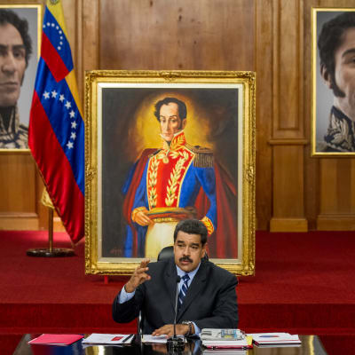 Nicolas Maduro håller ett tal till folket i maj  2016.