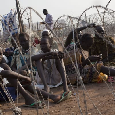 Flytkingar vid FN-lägret i Juba.