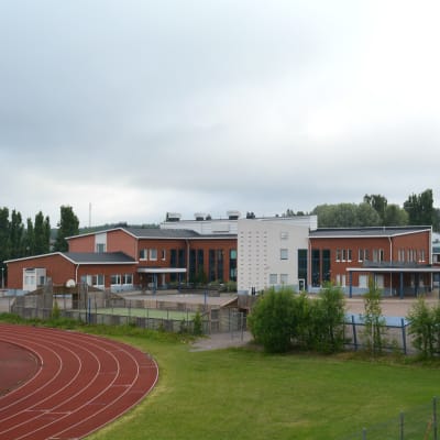 Aleksis Kiven koulu i Sjundeå.