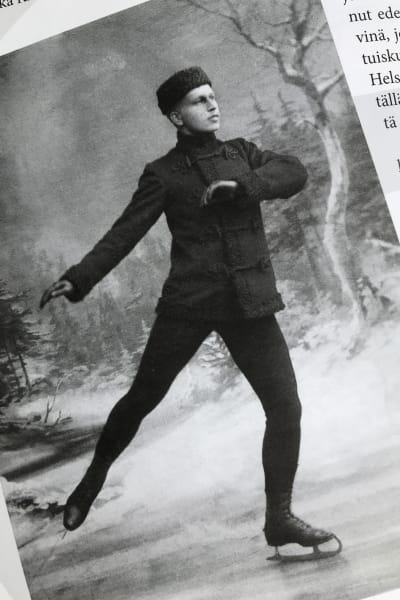 Walter Jakobsson på bild i boken Tähtiä jäällä.