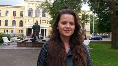 Amina Elezovic jobbar aktivt för flyktingmottagande