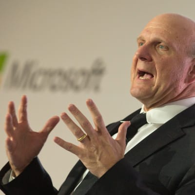 Steve Ballmer köper Los Angeles Clippers.