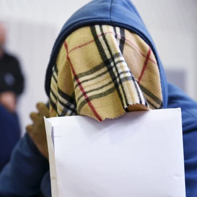 Mannen som dödade sin 3-åriga dotter i Borgå 2017 i tingsrätten den 4 juni 2018. 