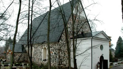Pojo kyrka exteriör