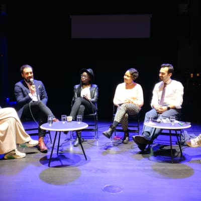 Debattpanel med riksdagskandidaterna Daniel Rahman (Saml), Ajak Majok (VF), Elina Sagne-Ollikainen (Fem) och Ozan Yanar (Gröna).
