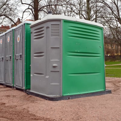 Bajamajor på rad i Brunnsparken