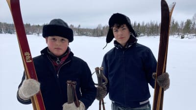 Samuel Bahne och Kaspian Korenius spelar barnen i filmen.