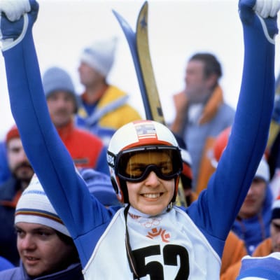 Matti Nykänen jublar i OS i Sarajevo 1984.