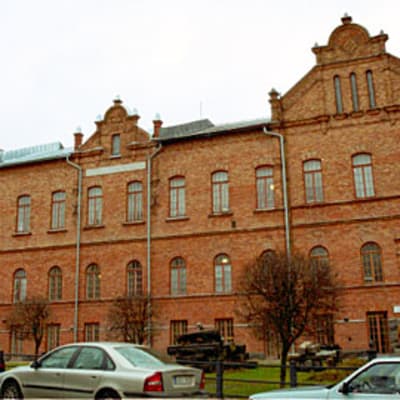 Kuvassa osa Pietarsaaren kaupungintalosta.