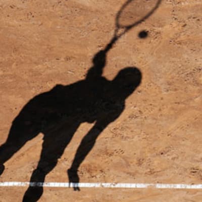 Tennispelaajan varjo