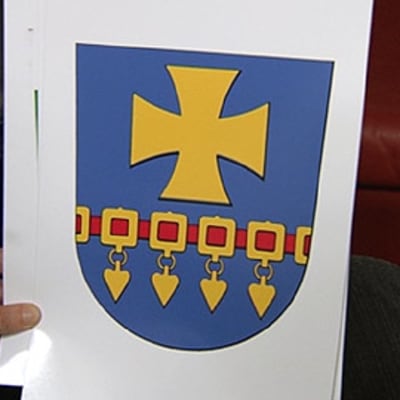 Myös Kauhavan uudessa vaakunassa on uusi esine Suomen heraldiikkaan, eli helavyö.
