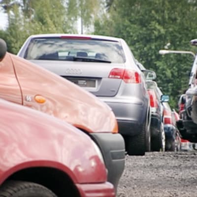 Käytettyjen autojen autokauppa Vantaalla.