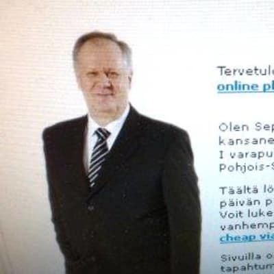 Kansanedustaja Seppo Kääriäisen kuva nettisivustolla, joka kaupittelee muun muassa Viagraa.