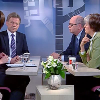 Mauri Pekkarinen, Eero Heinäluoma ja Astrid Thors Aamu-TV:n vieraina