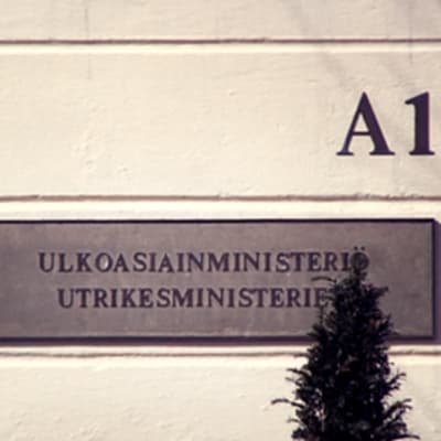 Suomen ulkoasiainministeriö sijaitsee Helsingin Katajanokalla.