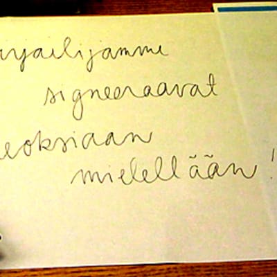 Kirjailijaseuran tapahtumissa pääsee tenttaamaan suosikkikirjailijoitaan.
