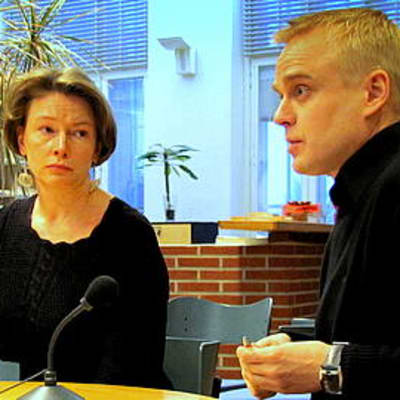 Politiikan puhemyllyn lähetyksessä Radio Hämeessä Kirsi Ojansuu (vihr.) ja Timo Heinonen (kok.)
