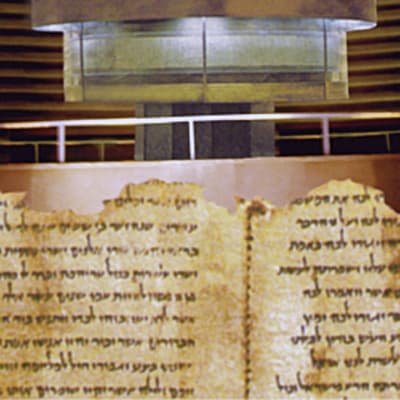 Kuolleen meren kääröt Israelin museossa Jerusalemissa.
