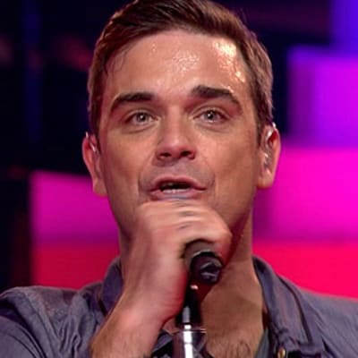 Robbie Williams esiintyy Lontoossa 20.10.2009.