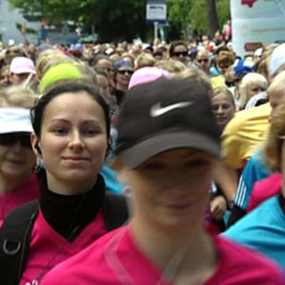 Naisten kympin osallistujia Helsingissä