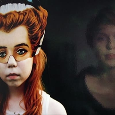 Anni Leppälä heijastuneena teoksensa pinnasta