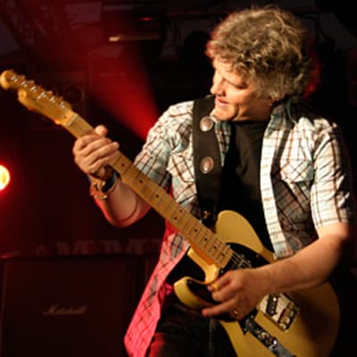 Eppu Normaalin kitaristi Juha Torvinen.
