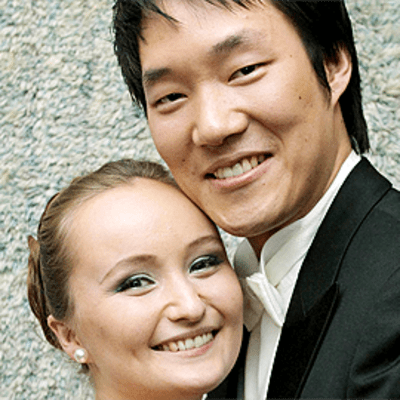 Mirjam Helin-laulukilpailun 2009 voittajat Julia Lezhneva ja Kihwan Sim.