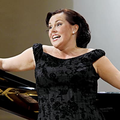 Mirjam Helin -laulukilpailun 2009 välieriin selvinnyt koloratuurisopraano Laura Jokipii.