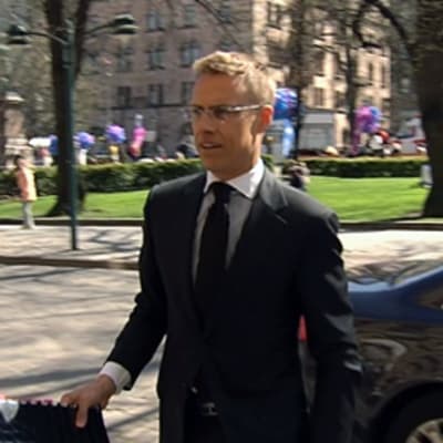 Ulkoministeri Alexander Stubb Pohjois-Esplanadilla Helsingissä.