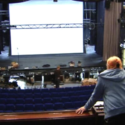 Savoy-teatterin katsomo ja lava.