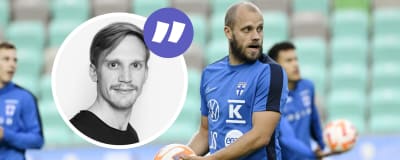 Teemu Pukki under träning med landslaget.