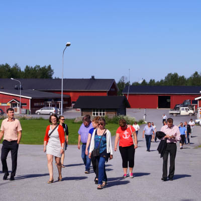 SLC:s fullmäktige besökte Lannäslunds skolor i Jakobstad.