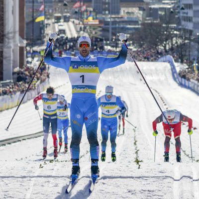 Richard Jouve vinner stadssprinten i Drammen.