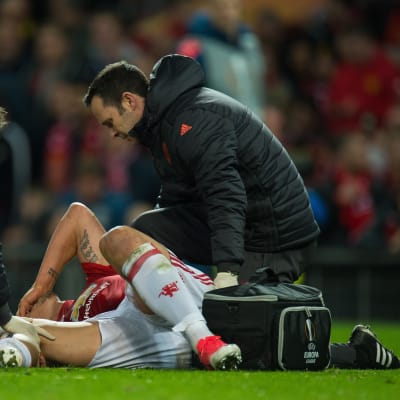 Zlatan Ibrahimovic skadade sig illa i slutskedet av matchen mot Anderlecht.